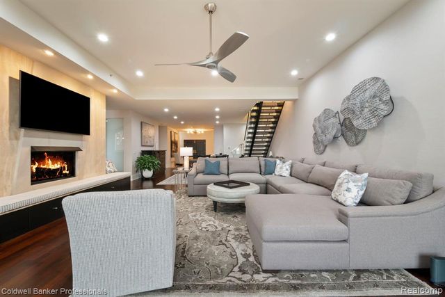 801 W Ann Arbor Trail 306, Plymouth, MI 48170