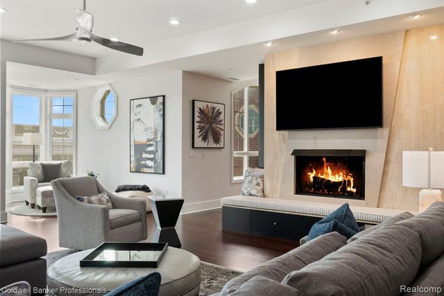 801 W Ann Arbor Trail 306, Plymouth, MI 48170