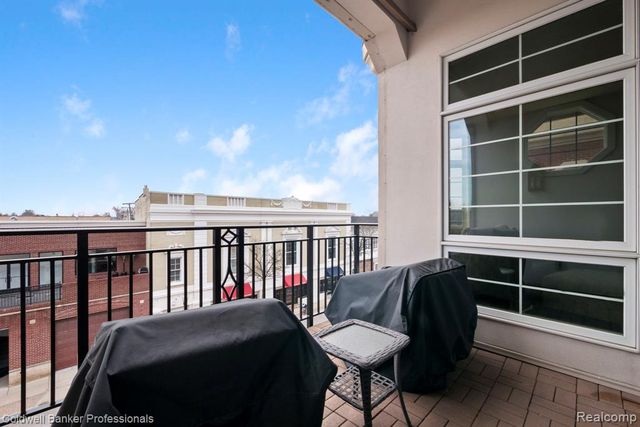 801 W Ann Arbor Trail 306, Plymouth, MI 48170