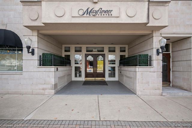 801 W Ann Arbor Trail 306, Plymouth, MI 48170