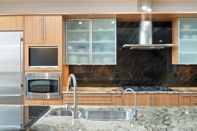 801 W Ann Arbor Trail 306, Plymouth, MI 48170