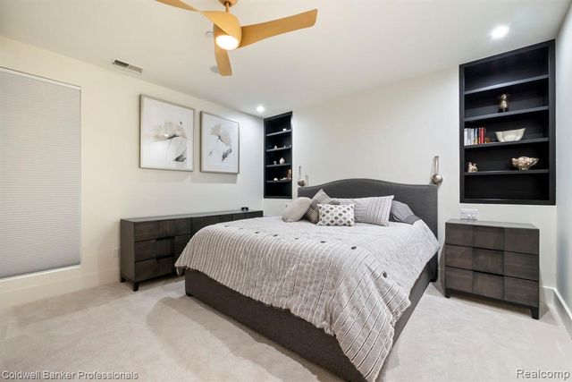 801 W Ann Arbor Trail 306, Plymouth, MI 48170