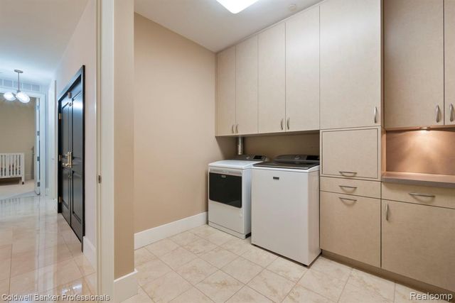 801 W Ann Arbor Trail 306, Plymouth, MI 48170