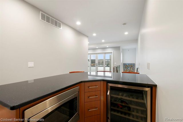 801 W Ann Arbor Trail 306, Plymouth, MI 48170