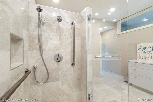 801 W Ann Arbor Trail 306, Plymouth, MI 48170