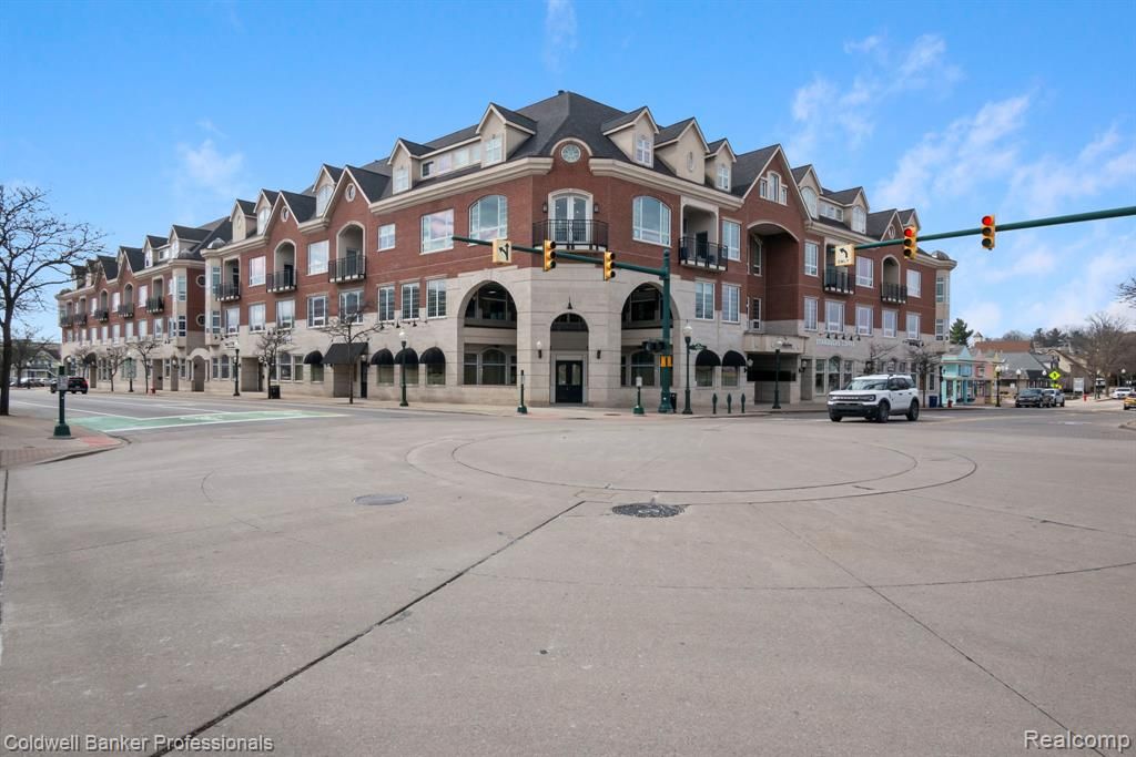 801 W Ann Arbor Trail 306, Plymouth, MI 48170