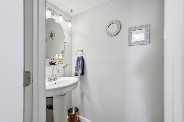 1278 Amol Lane, Columbus, OH 43235