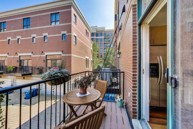 1219 N Sedgwick Street, Chicago, IL 60610