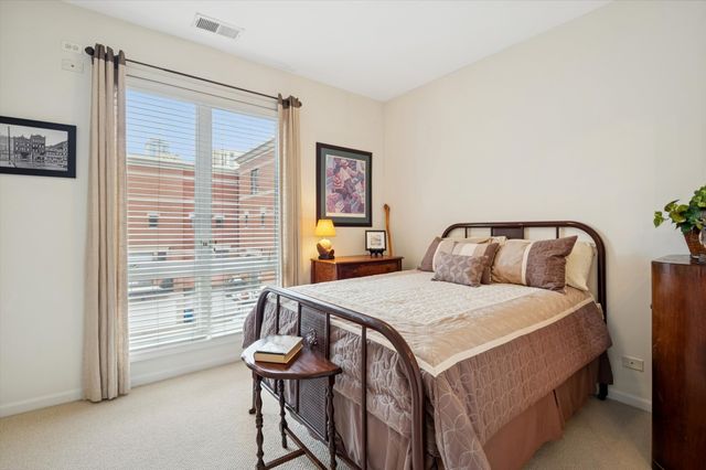 1219 N Sedgwick Street, Chicago, IL 60610