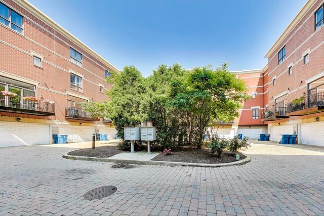 1219 N Sedgwick Street, Chicago, IL 60610