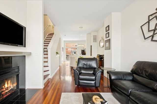 1219 N Sedgwick Street, Chicago, IL 60610