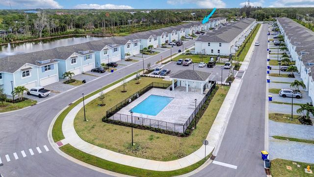 5748 SE Edgewater Circle, Stuart, FL 34997