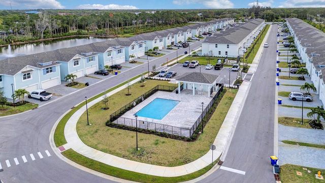 5748 SE Edgewater Circle, Stuart, FL 34997