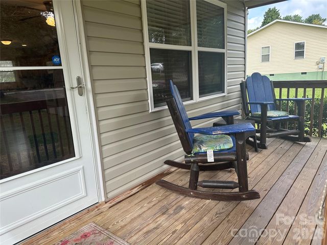 6 Kendrick Court, Flat Rock, NC 28731
