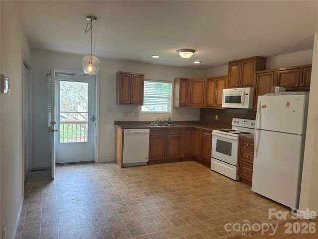 6 Kendrick Court, Flat Rock, NC 28731