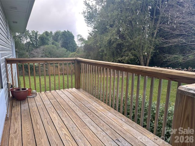 6 Kendrick Court, Flat Rock, NC 28731