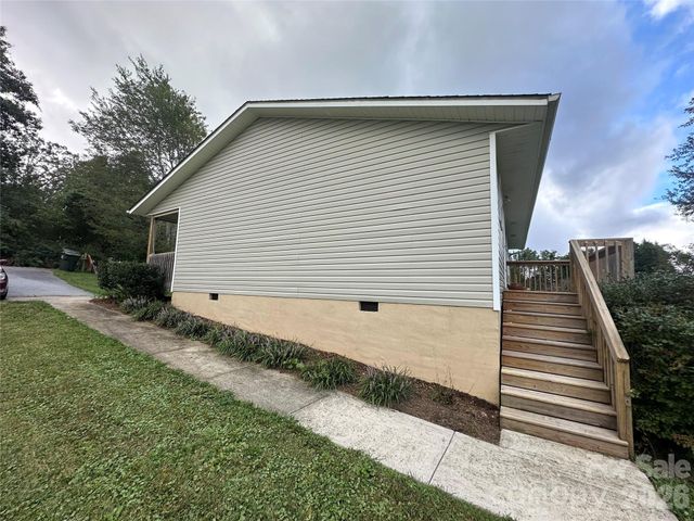 6 Kendrick Court, Flat Rock, NC 28731