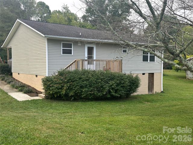 6 Kendrick Court, Flat Rock, NC 28731