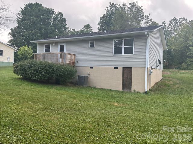 6 Kendrick Court, Flat Rock, NC 28731