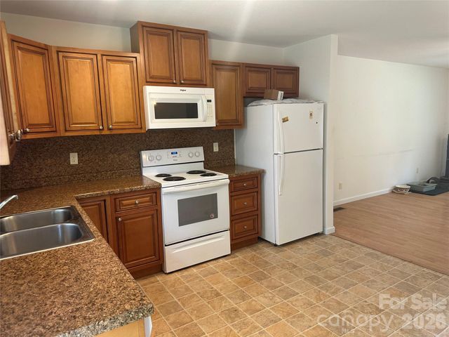 6 Kendrick Court, Flat Rock, NC 28731