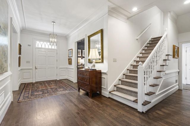 9 Nacoochee Place NW, Atlanta, GA 30305