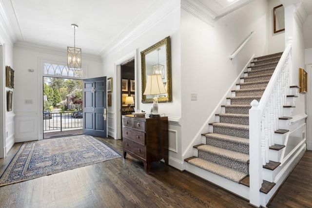 9 Nacoochee Place NW, Atlanta, GA 30305