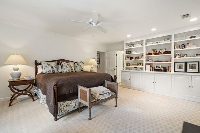9 Nacoochee Place NW, Atlanta, GA 30305