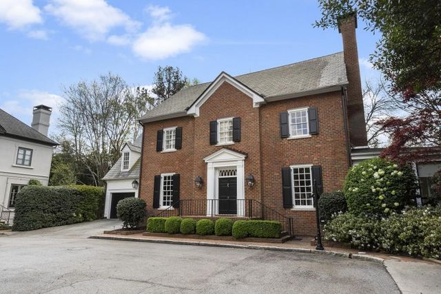 9 Nacoochee Place NW, Atlanta, GA 30305