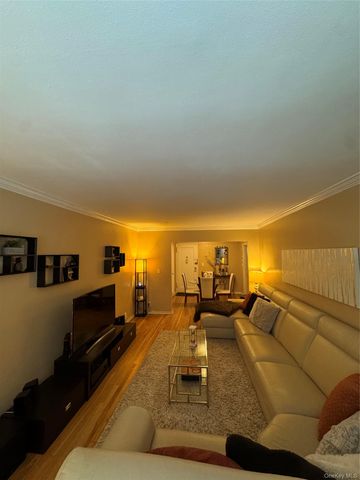 145 Smith D21, Freeport, NY 11520