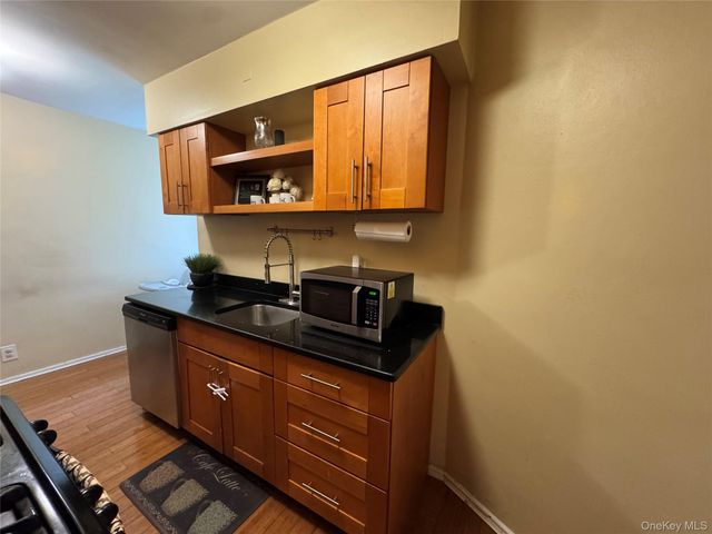 145 Smith D21, Freeport, NY 11520