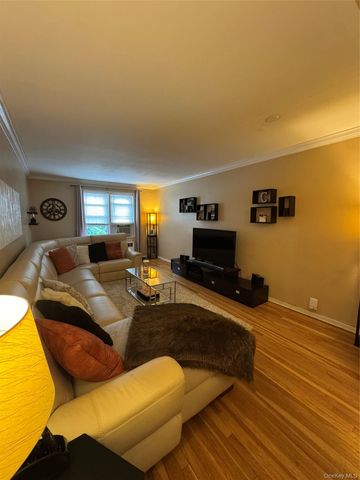 145 Smith D21, Freeport, NY 11520