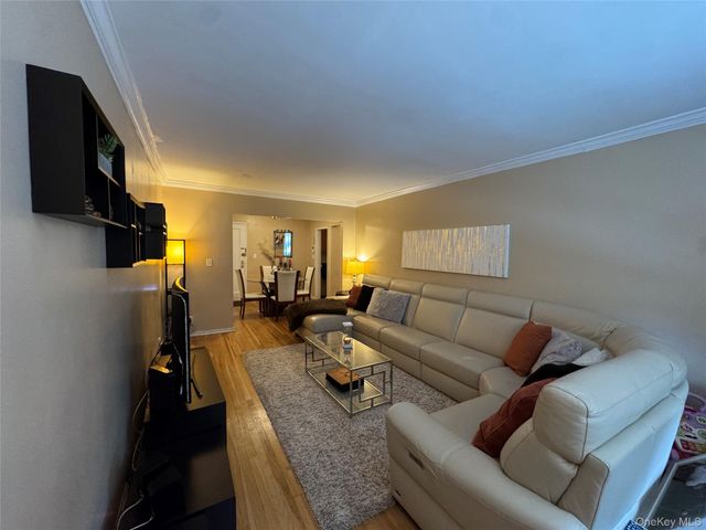 145 Smith D21, Freeport, NY 11520