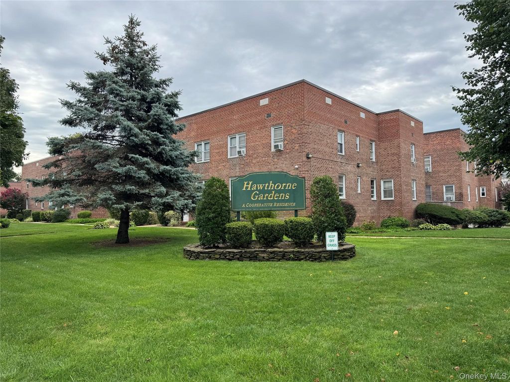 145 Smith D21, Freeport, NY 11520 — exterior