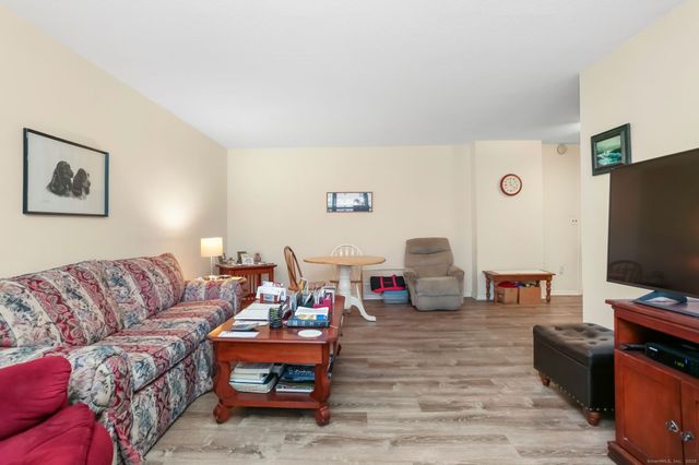 44 Strawberry Hill Avenue APT 1H, Stamford, CT 06902