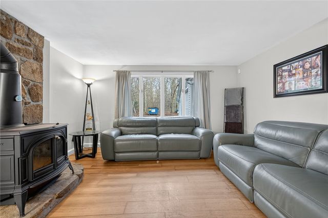 542 Main Street, Hopkinton, RI 02833