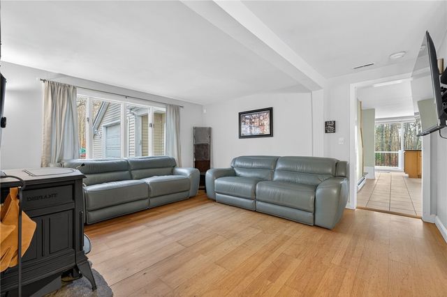 542 Main Street, Hopkinton, RI 02833