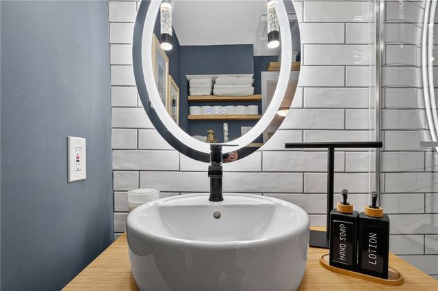 542 Main Street, Hopkinton, RI 02833