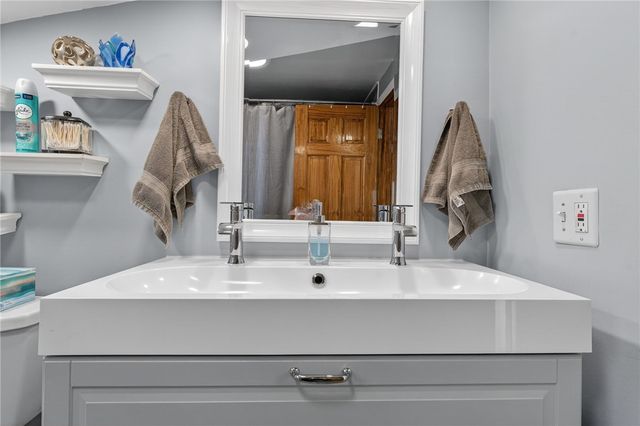 542 Main Street, Hopkinton, RI 02833