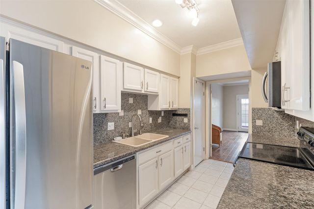9400 Doliver Drive 59, Houston, TX 77063