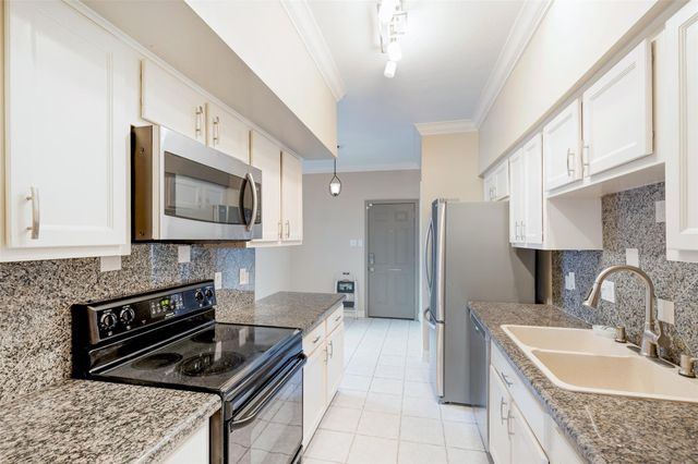 9400 Doliver Drive 59, Houston, TX 77063