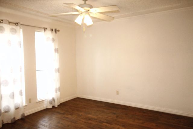 711 Dickey Drive, Euless, TX 76040