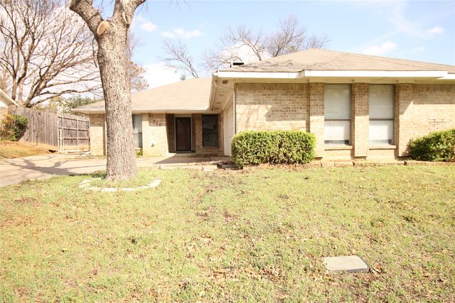 711 Dickey Drive, Euless, TX 76040