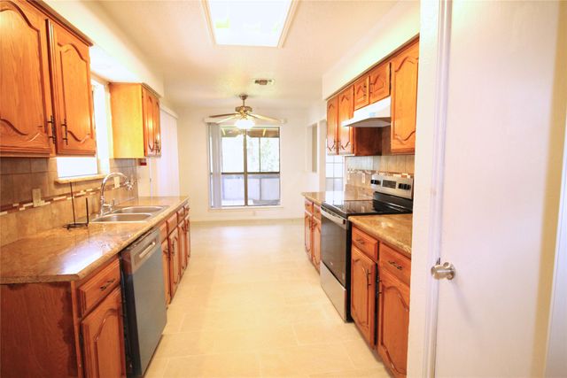 711 Dickey Drive, Euless, TX 76040