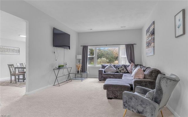 42 Banister DR, Hampton, VA 23666