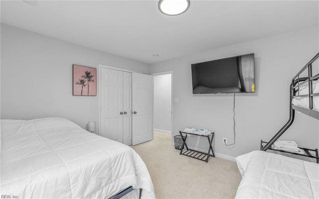 42 Banister DR, Hampton, VA 23666