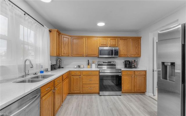 42 Banister DR, Hampton, VA 23666