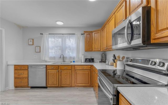 42 Banister DR, Hampton, VA 23666