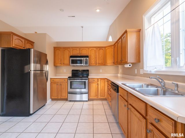 1602 INDIGO Drive, Morton, IL 61550