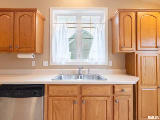 1602 INDIGO Drive, Morton, IL 61550