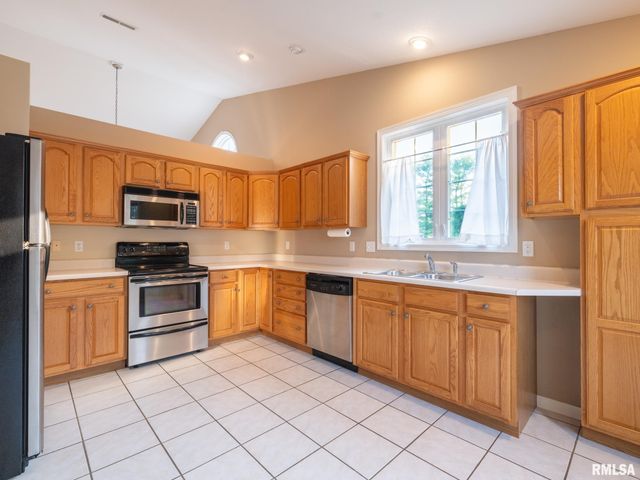 1602 INDIGO Drive, Morton, IL 61550